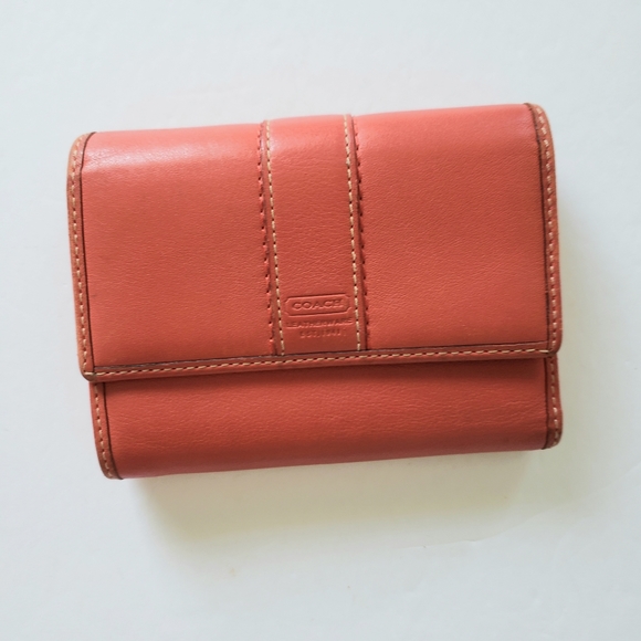 Coach Wallet Leather Pale Red Coral Solid Trifold 5x4 Medium Card Holder Logo